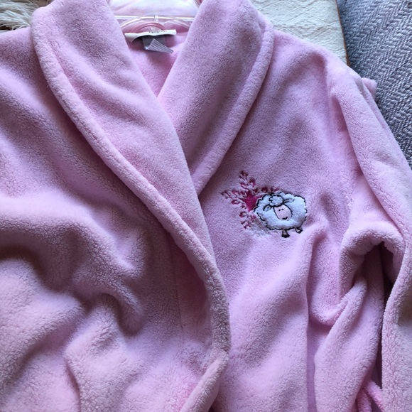 Nice and cozy pink robe - Picture 1 of 9